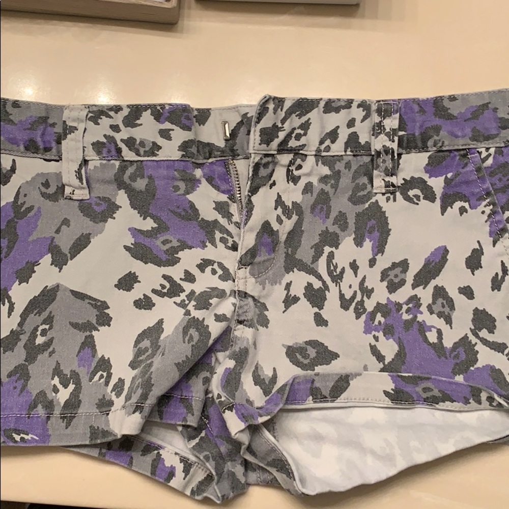 Hurley short
